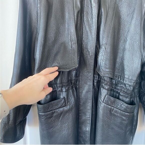 SIBYLLE LYN || vintage leather jacket - Picture 3 of 15